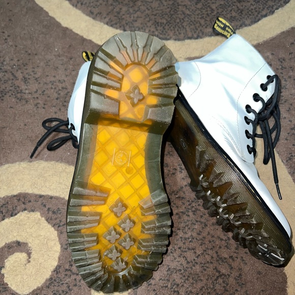 White lace-up Doc Martens - Picture 5 of 5
